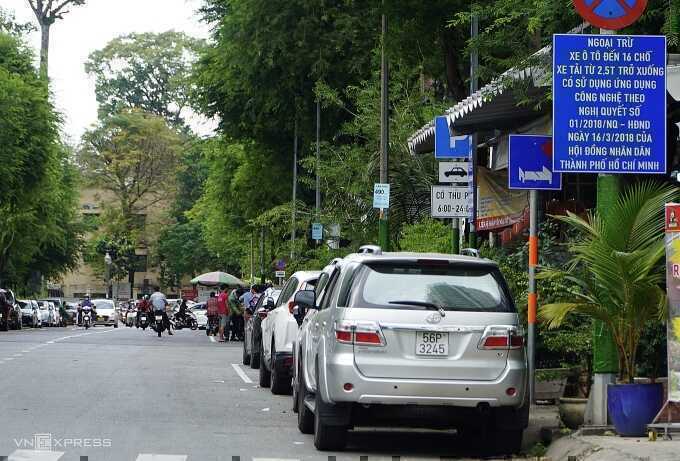 Phường đầu tiên ở TP HCM cấp phép, thu phí sử dụng vỉa hè qua app