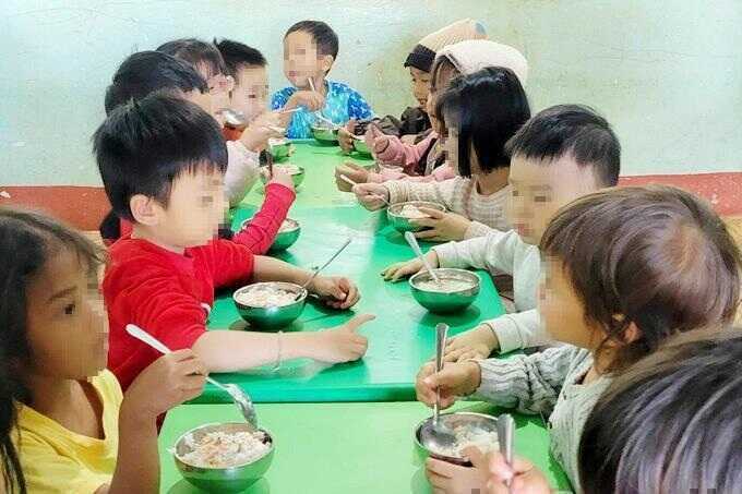 Vụ tố “ăn chặn” suất ăn trẻ mầm non: Kiến nghị kiểm điểm hiệu trưởng