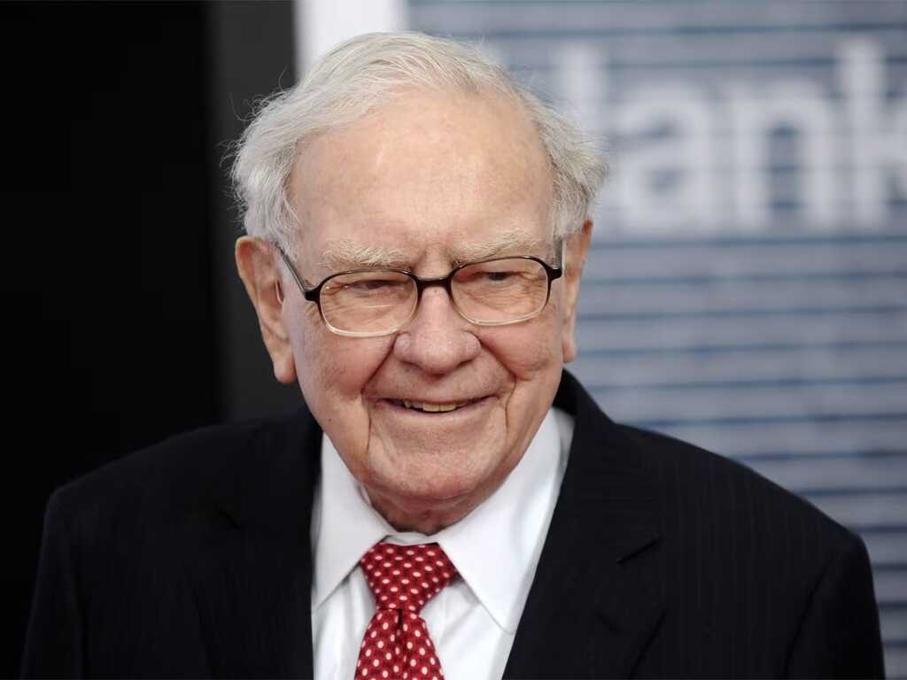 8 bài học tiền bạc từ Warren Buffett cho người bước vào tuổi trung niên