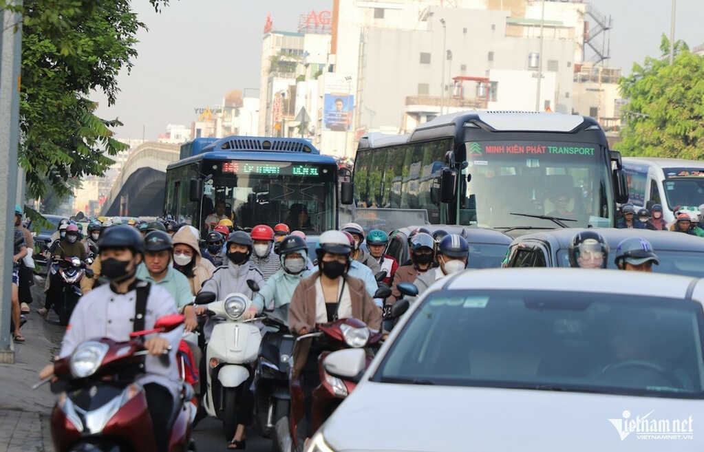 Ô tô khách trên 29 chỗ, xe tải hơn 1 tấn có thể bị cấm vào nội đô TPHCM từ 6h-22h
