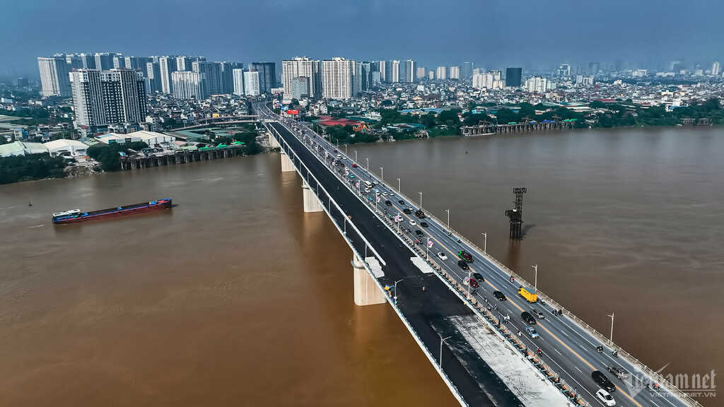 Hà Nội: Từ `quay lưng ra sông` đến khát vọng kỳ tích sông Hồng