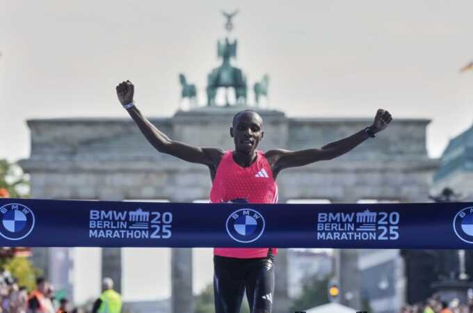 Kỷ lục gia Sawe tái xuất tại Berlin Marathon