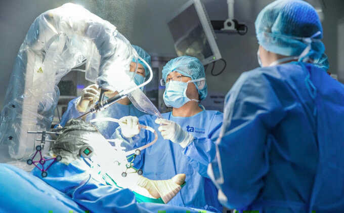 Thay khớp gối thứ hai sau 13 năm