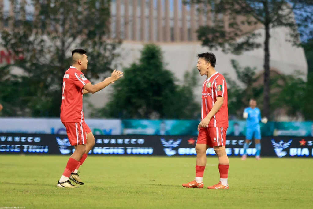 Công Phượng ghi siêu phẩm ngày tái xuất, Đồng Nai sắp lên V-League