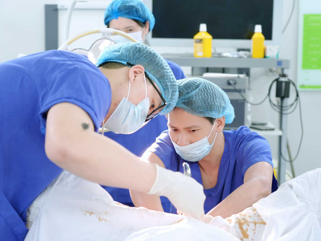 Những sản phụ `ăn dầm ở dề` tại bệnh viện, xin bác sĩ để không về nhà