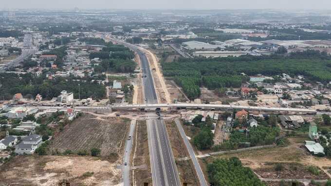 Phân luồng hai cầu vượt khi thông xe cao tốc Biên Hòa - Vũng Tàu