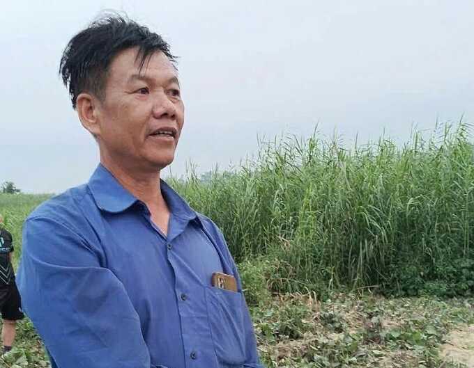 Người đàn ông lao xuống sông Lô tìm học sinh đuối nước
