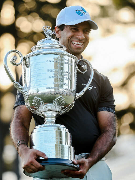 Nhà vô địch PGA Championship: Thần tượng Woods và ‘hai găng tay’