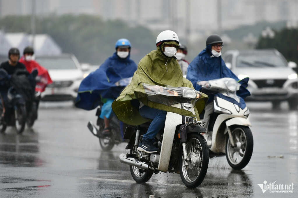 Không khí lạnh dồn xuống, miền Bắc mưa giông, Hà Nội thấp nhất 21 độ