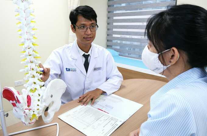 Đau lưng kèm tê chân cảnh báo bệnh gì?