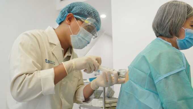 Lao phổi khiến người phụ nữ tràn dịch bụng