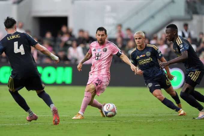 Messi tịt ngòi trong trận đấu có 10 bàn ở MLS