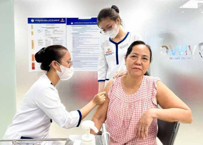 Vượt nỗi sợ kim tiêm để phòng bệnh