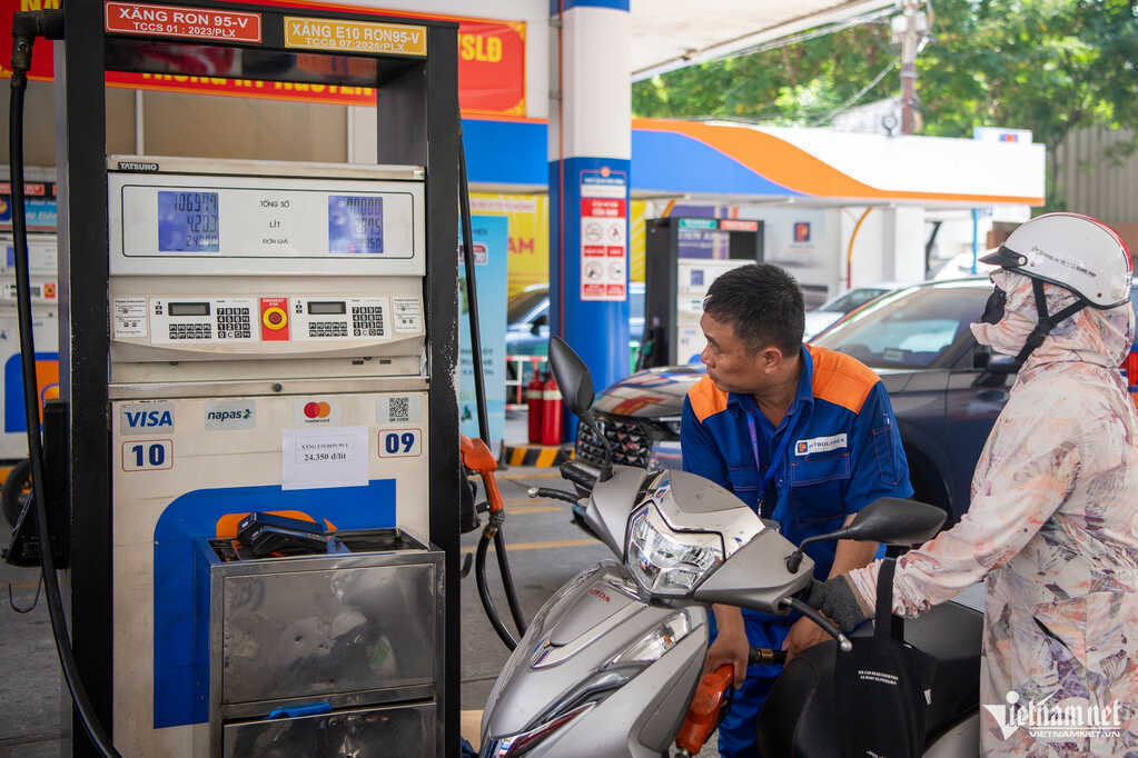 Giá xăng E10 có rẻ hơn xăng khoáng RON95?