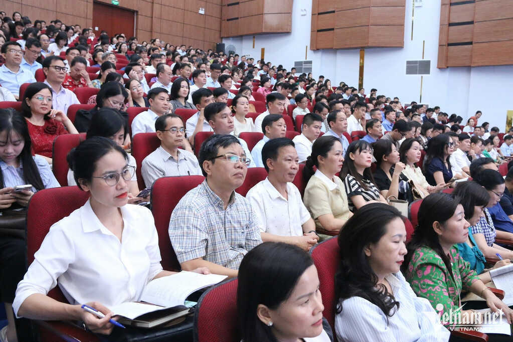 Sở GD-ĐT Hà Nội nói về đề thi lớp 10 năm 2026, sẽ `vừa sức và có phân hóa`