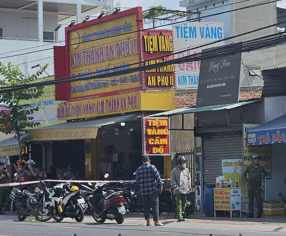 Công an TPHCM bắt 6 nghi phạm cướp tiệm vàng
