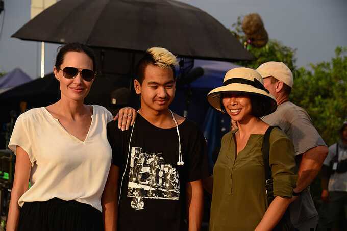Maddox nộp đơn xin bỏ họ Brad Pitt
