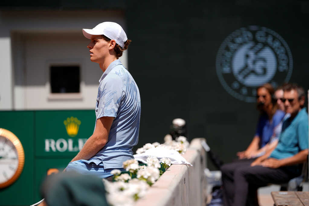 Sinner bị loại ở Roland Garros: Gục ngã ở lò lửa Paris