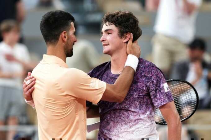 Djokovic: `Tôi thua nhưng không làm gì sai`