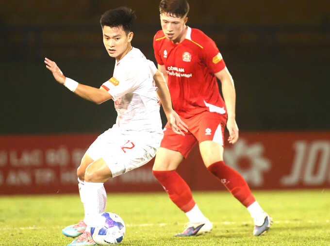 HLV Popov dọa bỏ V-League