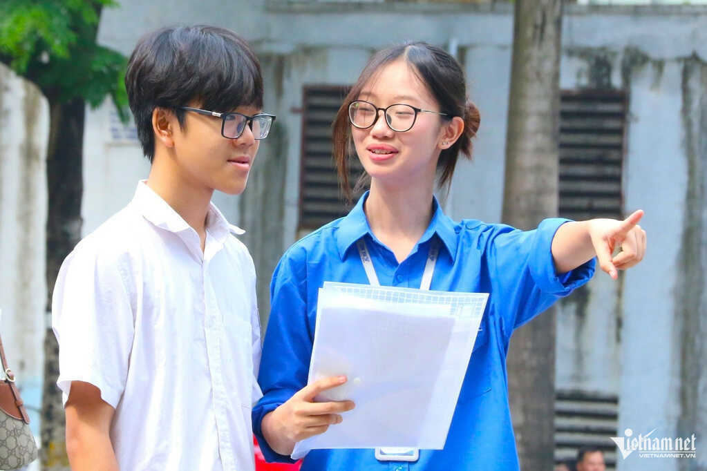 Hơn 123.000 thí sinh bước vào buổi cuối thi lớp 10 Hà Nội năm 2026