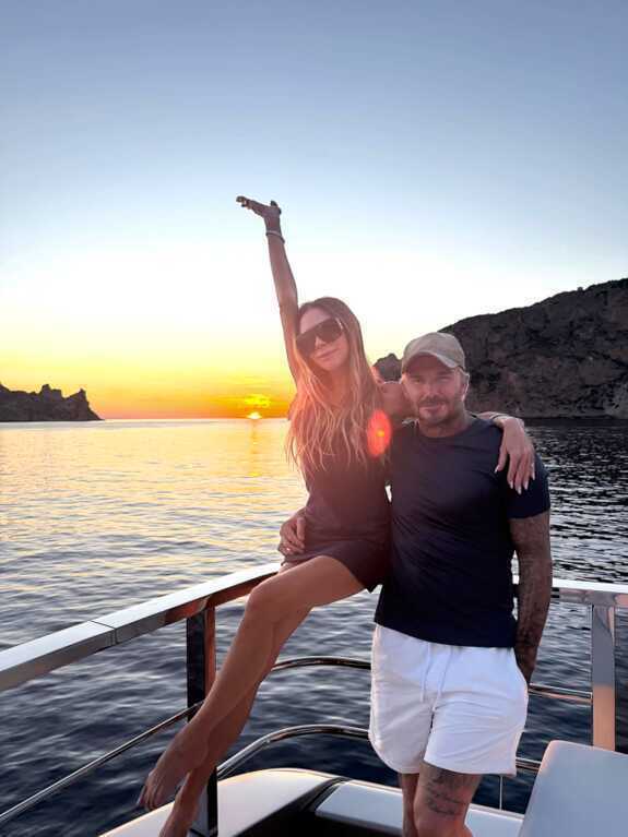 Nhà Beckham tận hưởng kỳ nghỉ trên du thuyền