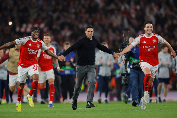 Arsenal vào chung kết Champions League sau 20 năm