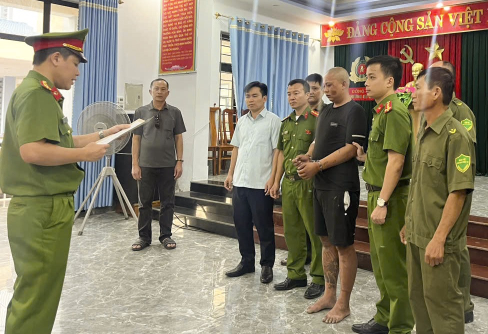 Lời khai của đối tượng xông vào trụ sở, chém cảnh sát trọng thương