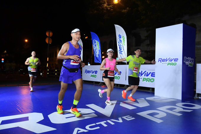 Revive tiếp sức chuỗi giải chạy VnExpress Marathon 2026