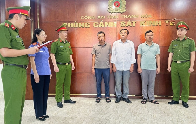 Cựu chủ tịch xã và 2 giám đốc bị bắt vì `rút ruột` đường giao thông
