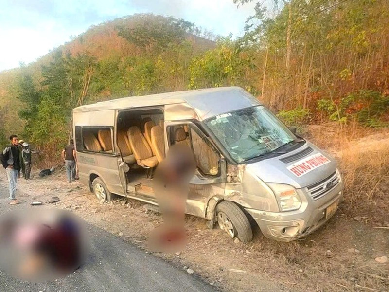 Ô tô bất ngờ nổ lốp, mất lái trên quốc lộ, người ngồi ghế phụ tử vong