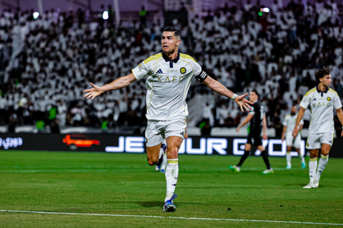 Ronaldo cán mốc 100 bàn tại Saudi League