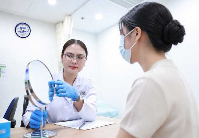Loét chân do bỏng dầu ăn