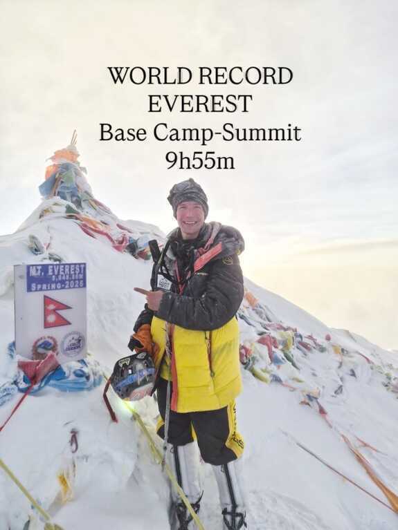 VĐV Mỹ phá kỷ lục leo đỉnh Everest