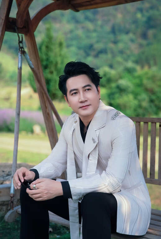 Cuộc sống độc thân của Nguyễn Phi Hùng