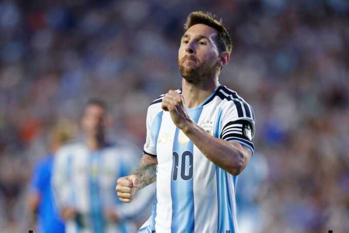 Messi ghi bàn thứ 117 cho Argentina