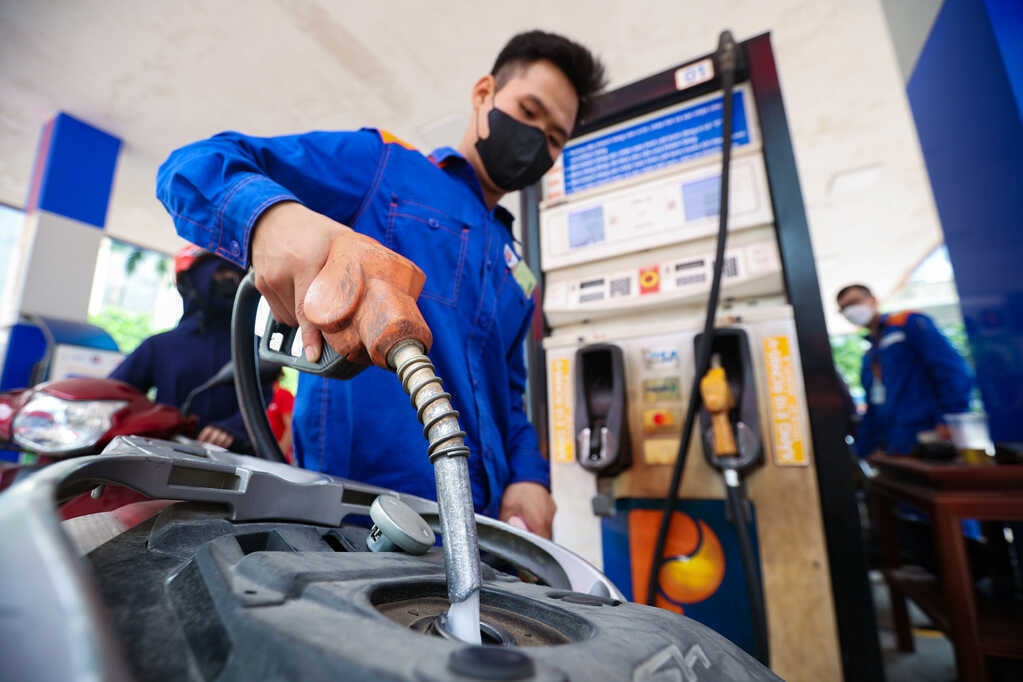 Giá xăng dầu hôm nay 11/6: Thế giới tăng, trong nước chiều nay có giá mới