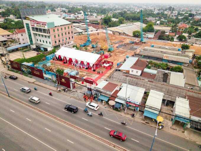 Khải Hoàn Imperial vào giai đoạn thi công