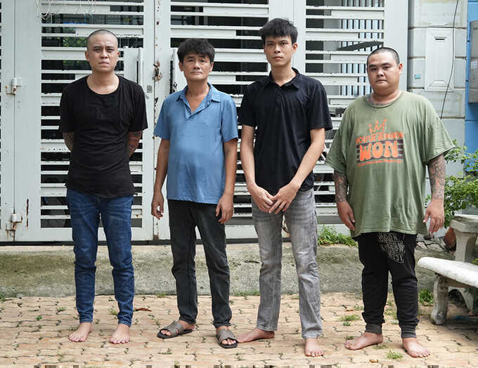 Mang hung khí sang nhà hàng xóm dọa giết