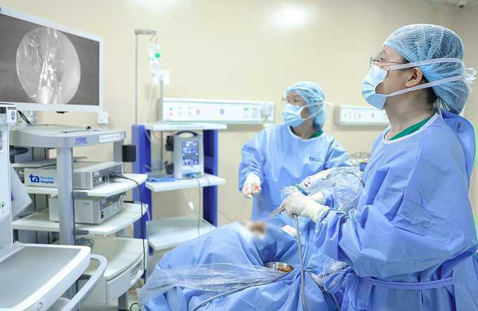 Mất mùi do polyp kèm lệch vách ngăn mũi
