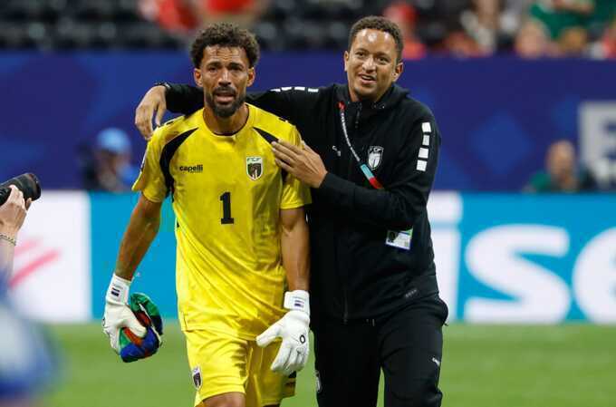 Mẹ thủ môn Vozinha được cấp visa sang Mỹ xem World Cup