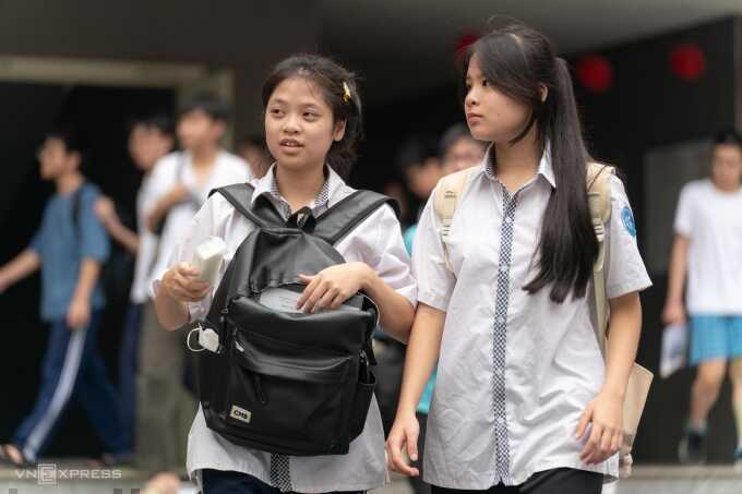 Hướng dẫn nhập học lớp 10 ở Hà Nội