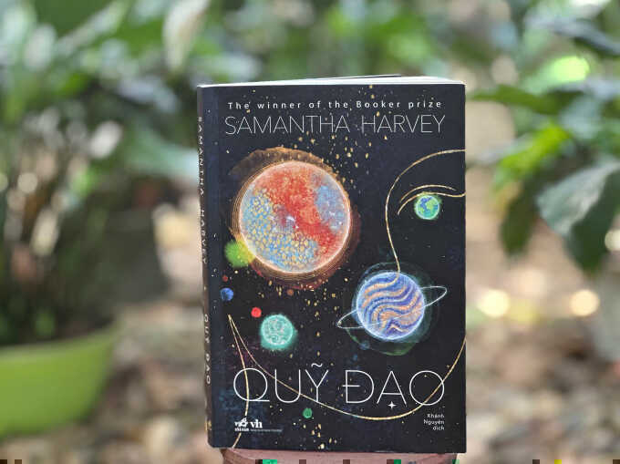 Câu chuyện vũ trụ trong `Quỹ đạo`
