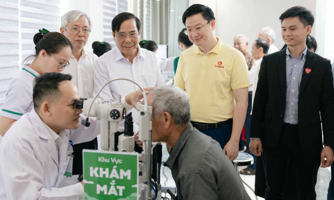Hàng triệu người cao tuổi Việt nguy cơ mất thị lực vì đục thủy tinh thể