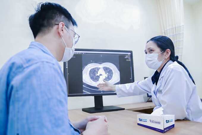 Ai dễ mắc viêm phổi do hít sặc?