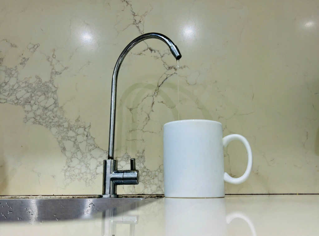 Máy lọc nước giá hơn 100 triệu đồng