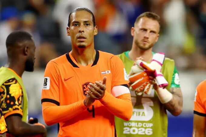 Van Dijk bị chê 