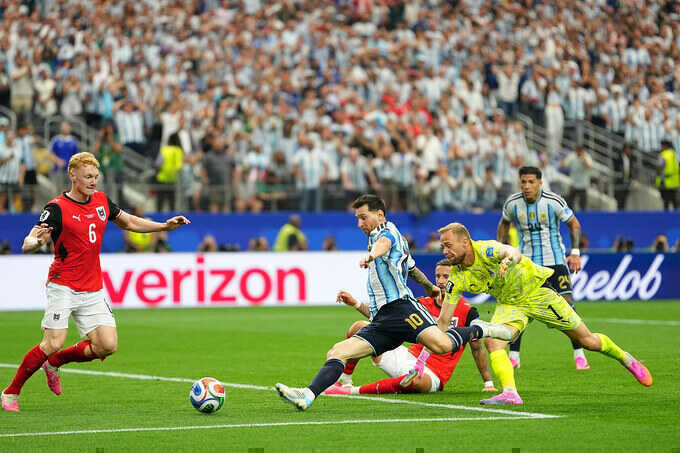 Messi được chấm điểm 9 trong trận thắng Áo
