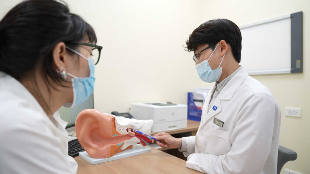 Ráy ướt có dễ bị viêm tai giữa?