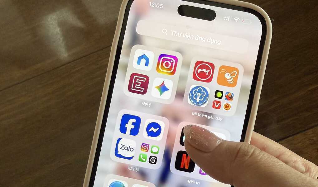 `Phát điên` khi không có điện thoại